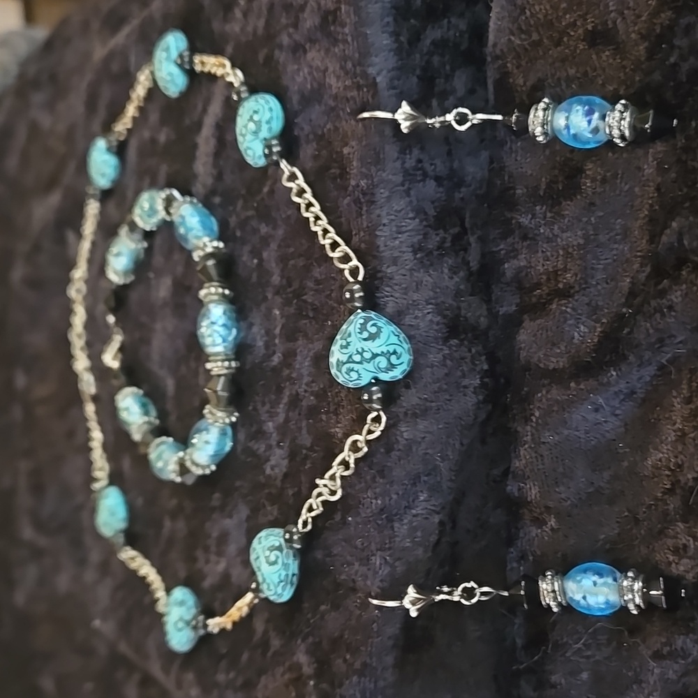 Southwest look, Bead, Silver Tone, Fashion Necklace, Bracelet, Earrings Trio